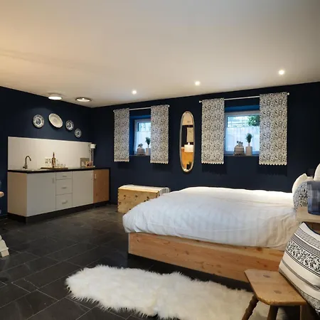 August Traeumt - Tiroler Im Blauen 아파트 *